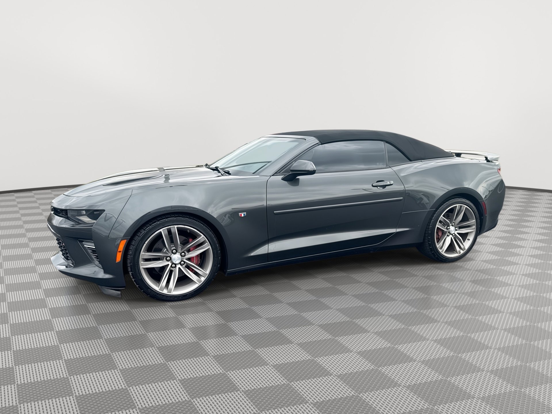 Used 2018 Chevrolet Camaro SS image 1