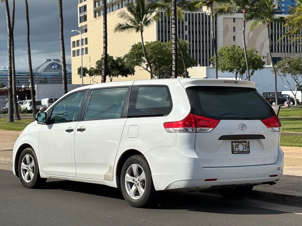 Used 2013 Toyota Sienna L FWD image 3