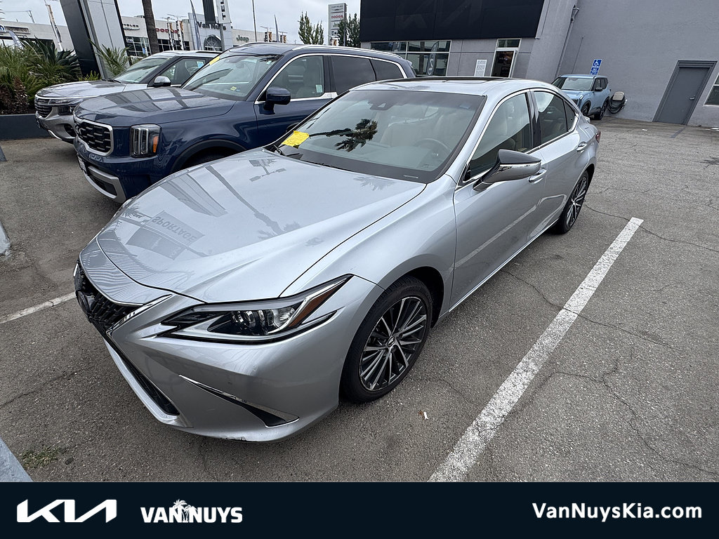 Used 2023 Lexus ES 300h w/ Premium Package FWD image 1