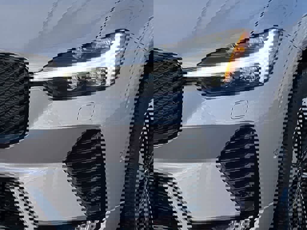 New 2026 Volvo XC60 B5 Plus w/ Protection Package Premier image 10