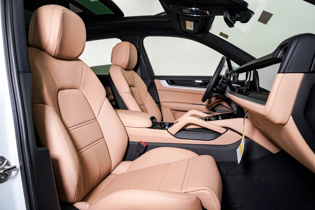 New 2026 Porsche Cayenne S image 15