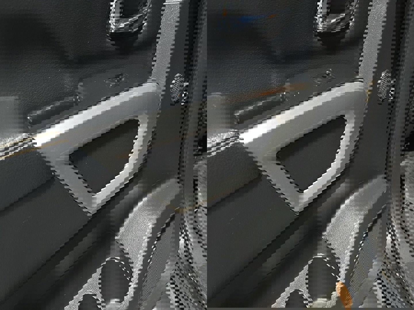 Used 2016 Nissan Titan PRO-4X image 20