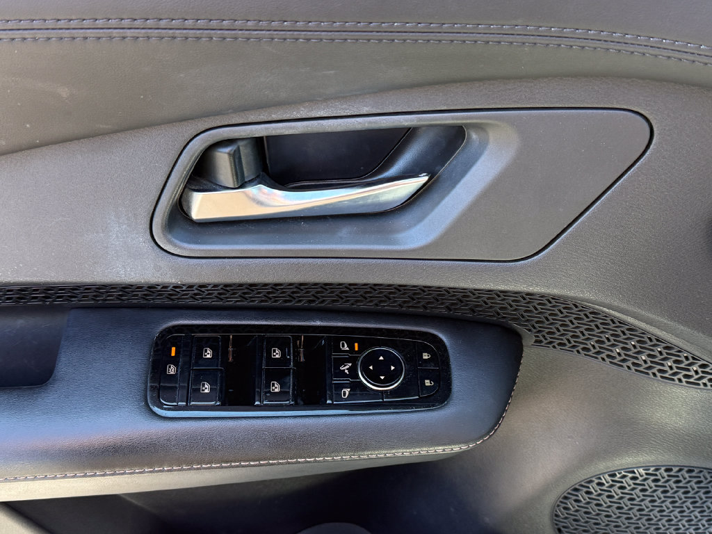 Used 2023 Nissan Ariya FWD image 16
