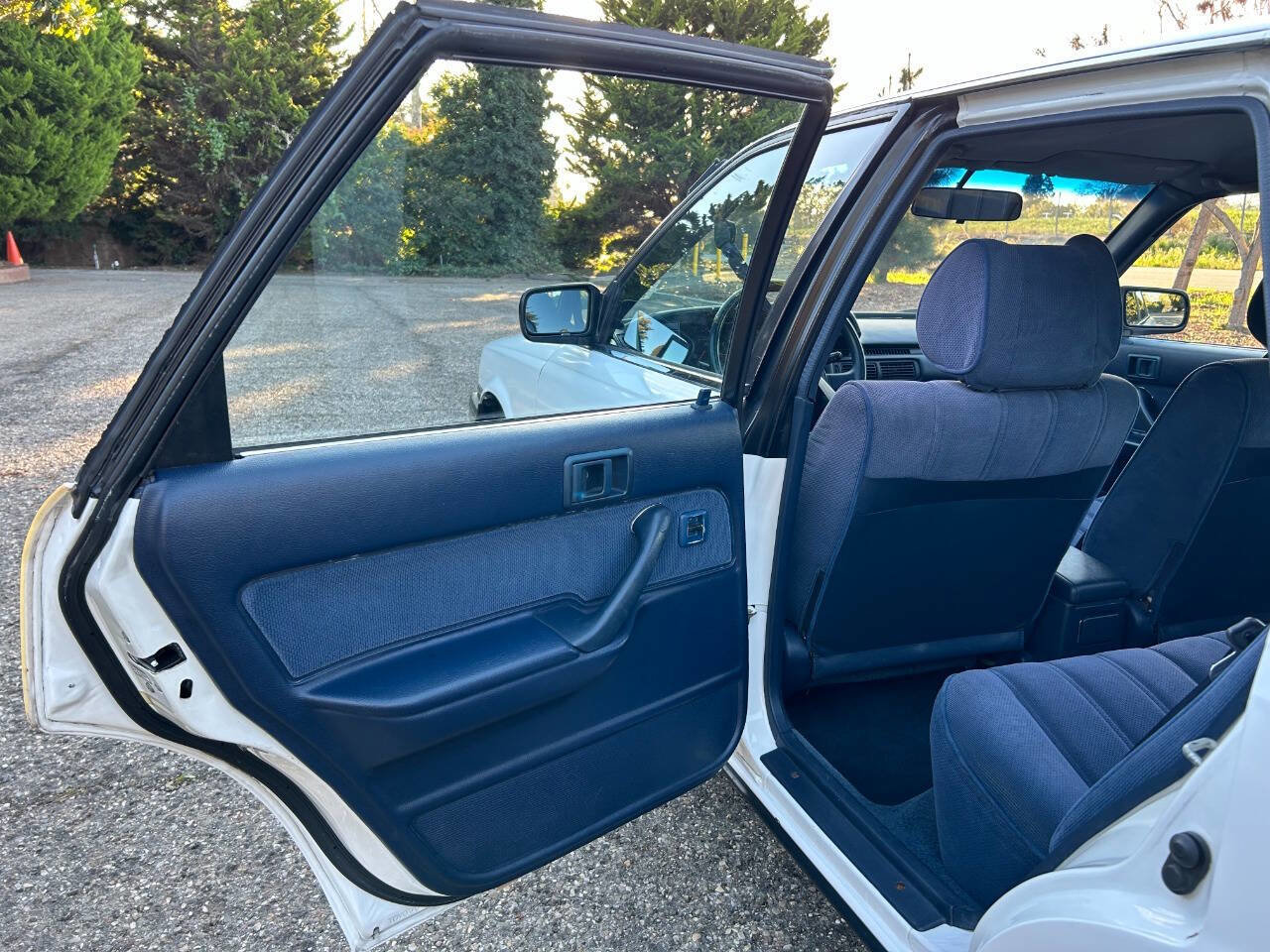 Used 1991 Toyota Camry Deluxe image 29