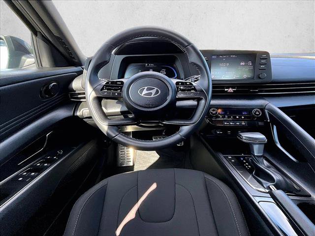 Used 2025 Hyundai Elantra Sport FWD image 7