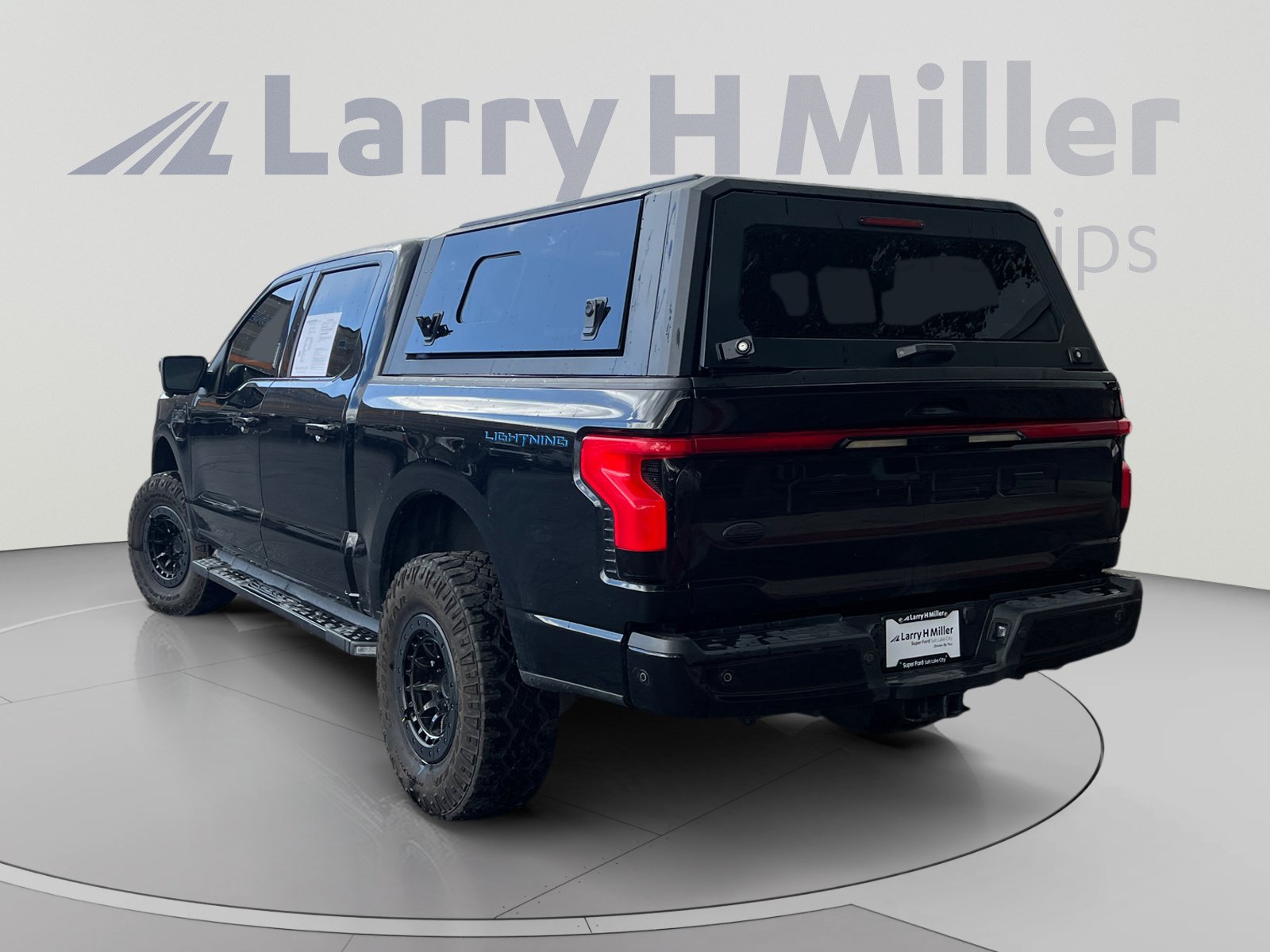 Used 2022 Ford F150 Lightning Lariat w/ Tow Technology Package AWD/4WD image 3