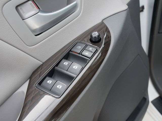 Used 2017 Toyota Sienna XLE image 16
