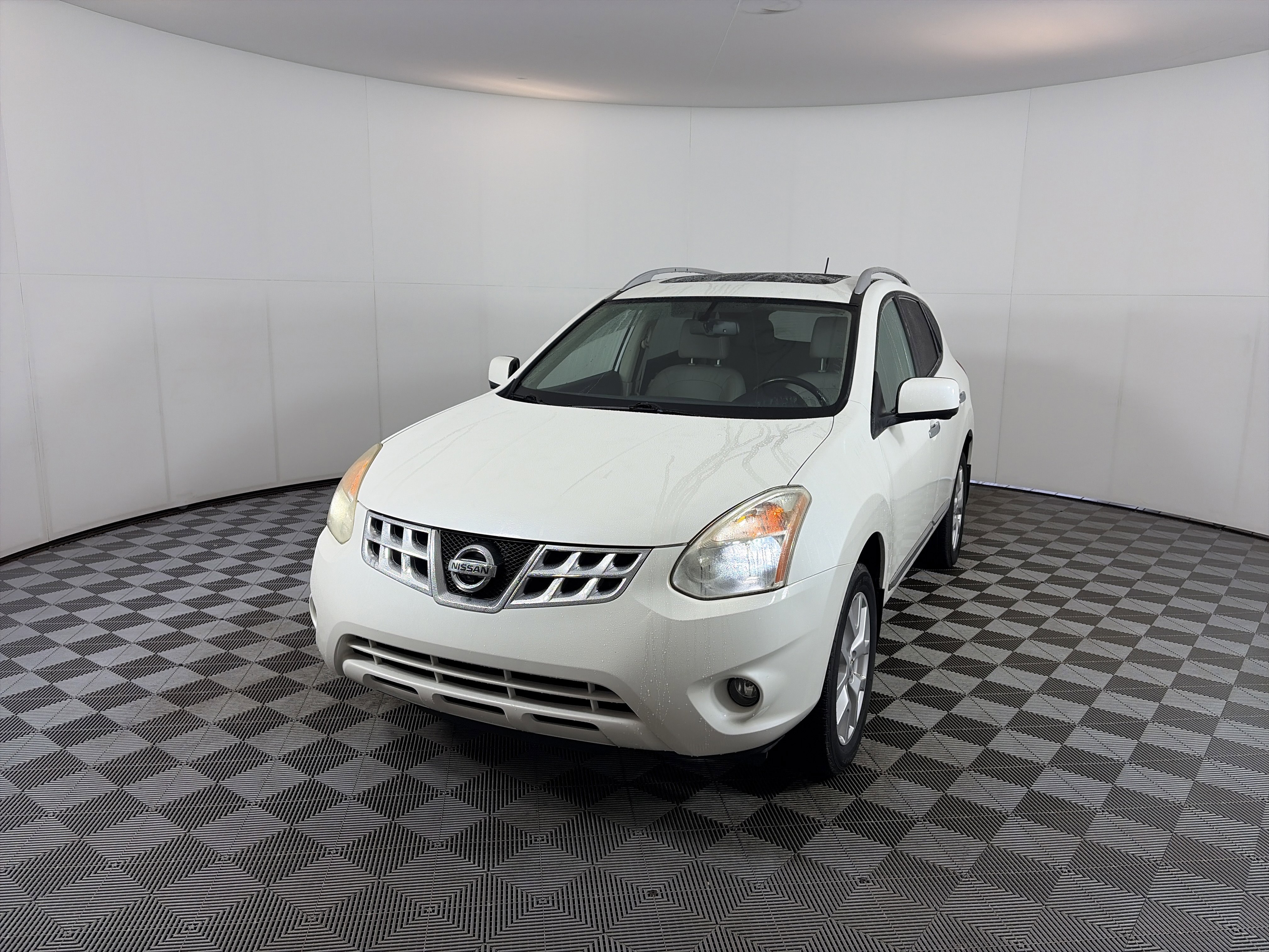 Used 2013 Nissan Rogue SL image 2