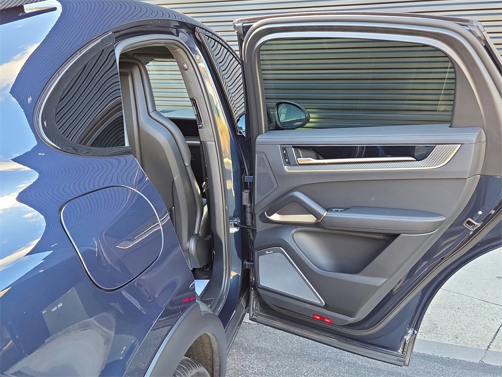 Used 2024 Porsche Cayenne Turbo GT image 21