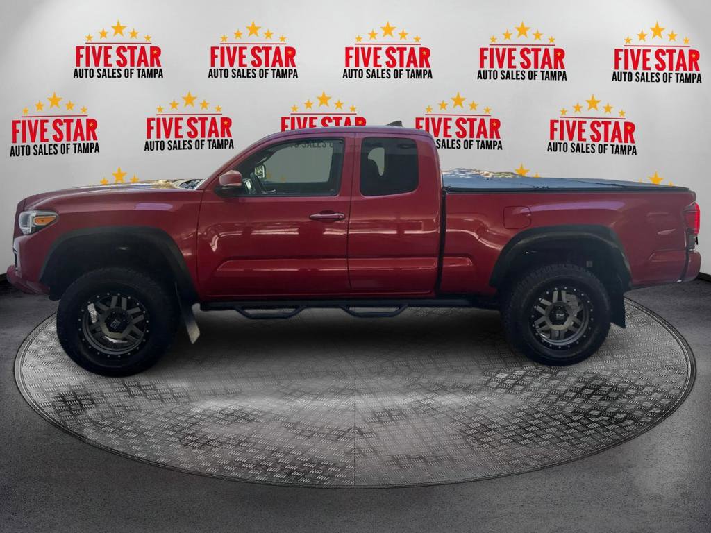 Used 2017 Toyota Tacoma TRD Off-Road w/ Premium & Technology Package image 4