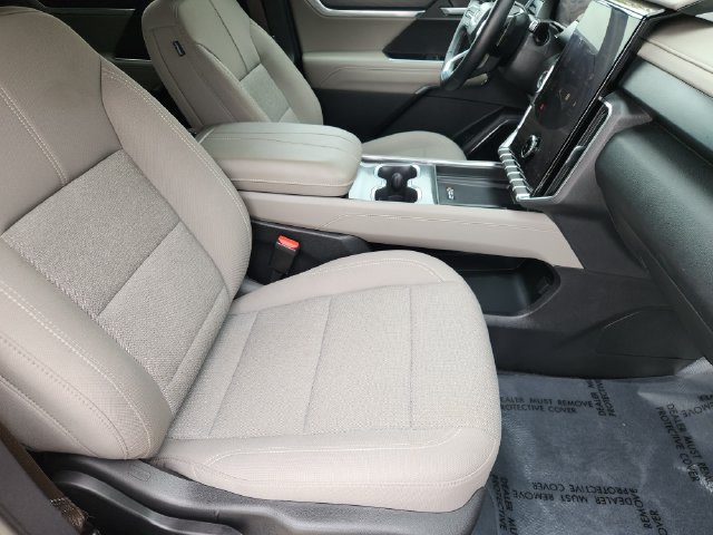 Used 2026 GMC Acadia Elevation FWD image 15