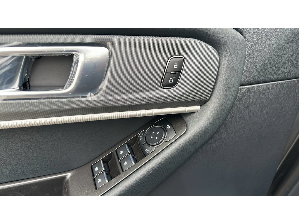 New 2026 Ford Explorer ST-Line w/ ST-Line Street Pack AWD/4WD image 13