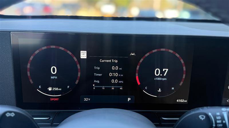 Used 2024 Hyundai Kona Limited AWD/4WD image 49