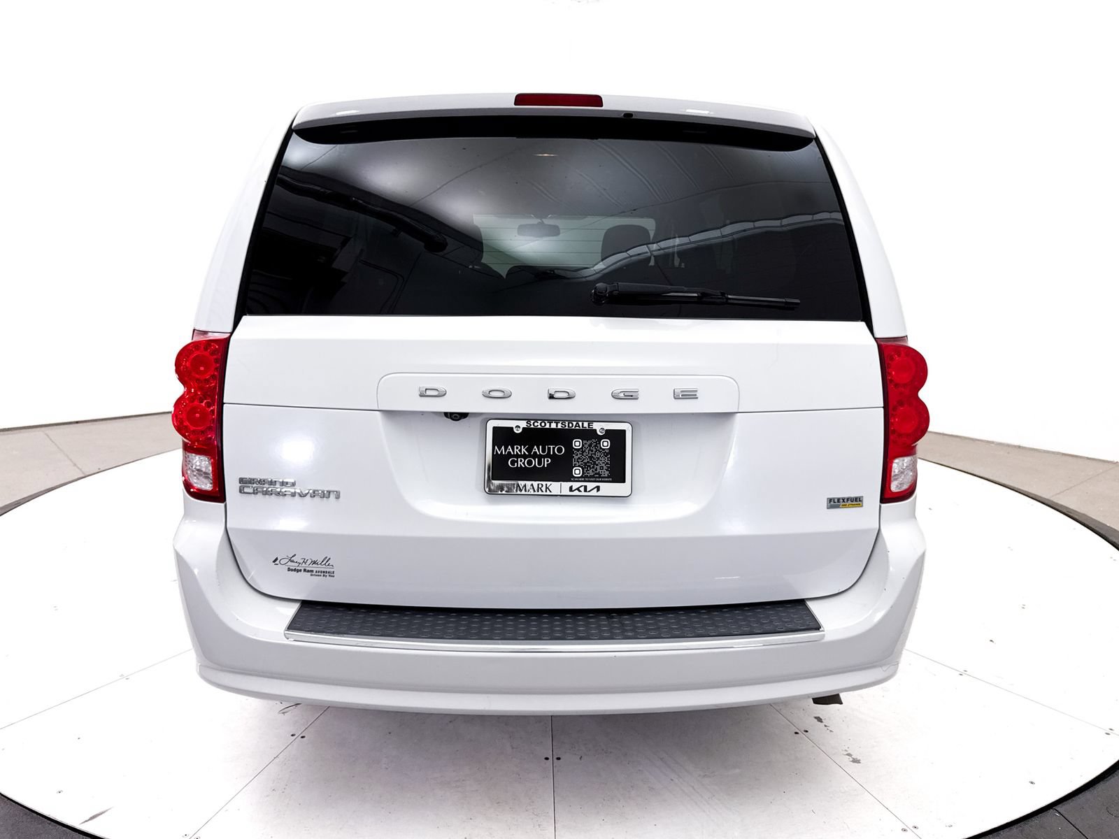 Used 2017 Dodge Grand Caravan SE w/ UConnect Hands-Free Group FWD image 15