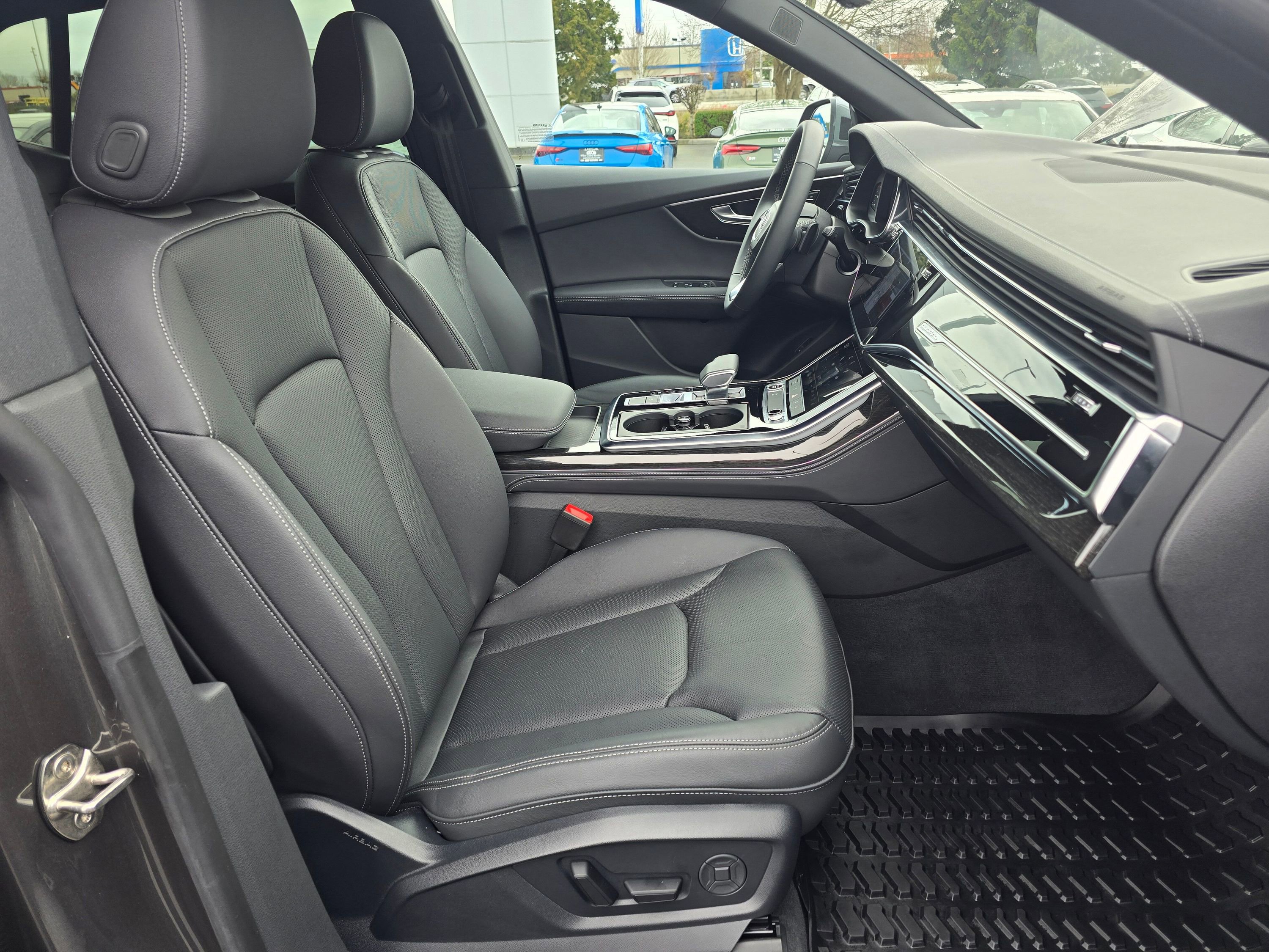 Certified 2025 Audi Q8 Premium Plus w/ Premium Plus Package image 27