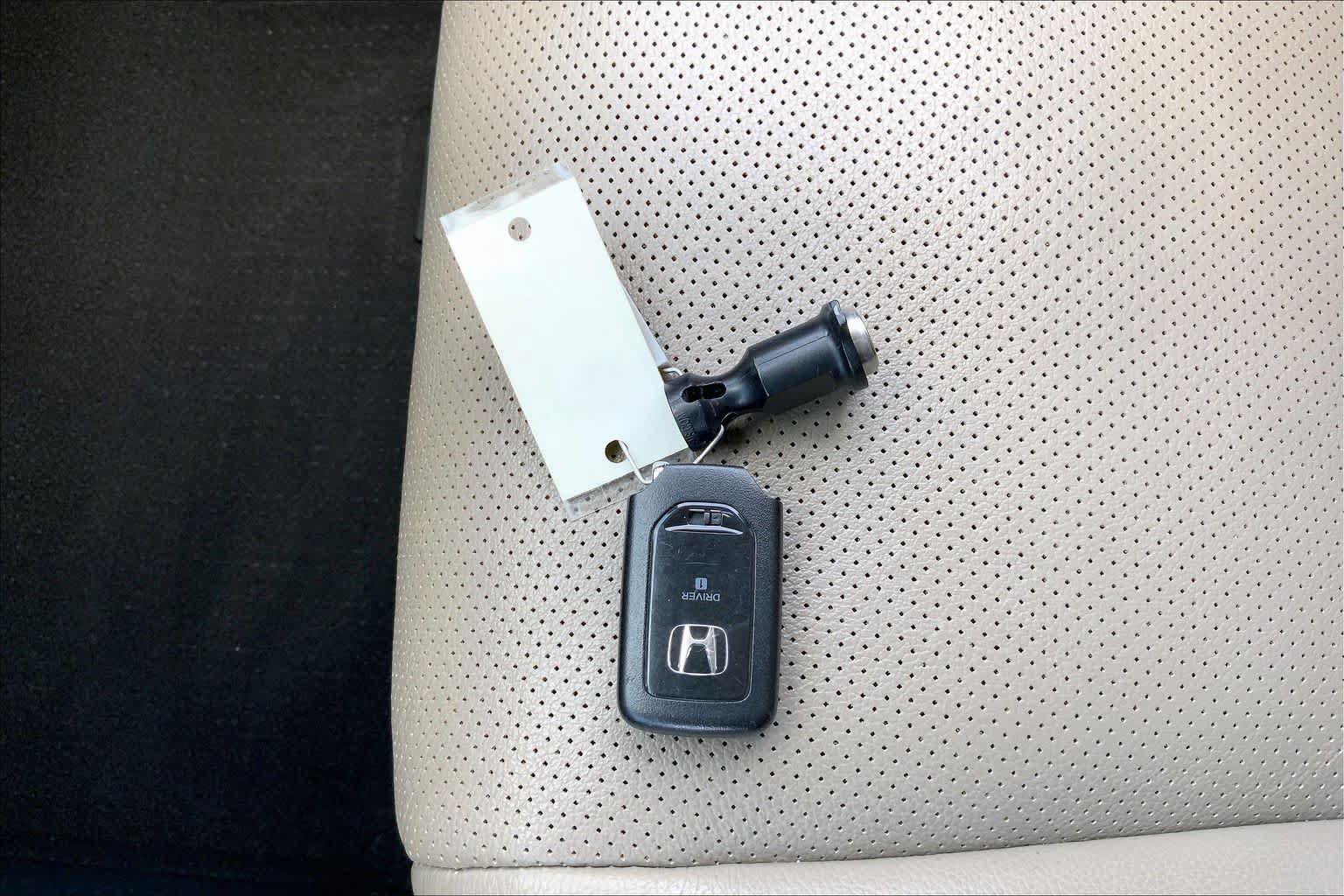 Used 2016 Honda Pilot Elite image 15
