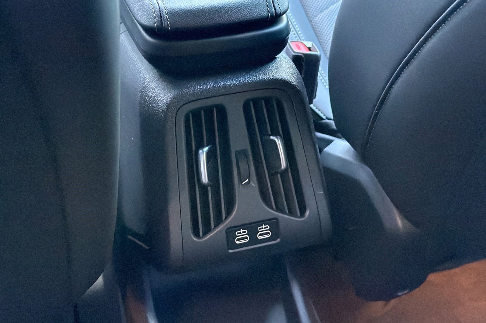 Used 2025 BMW X1 xDrive28i w/ Technology Package image 16