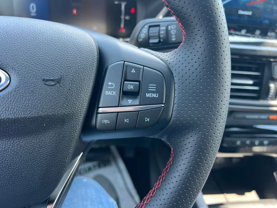 New 2025 Ford Escape ST-Line w/ Tech Pack #1 FWD image 24