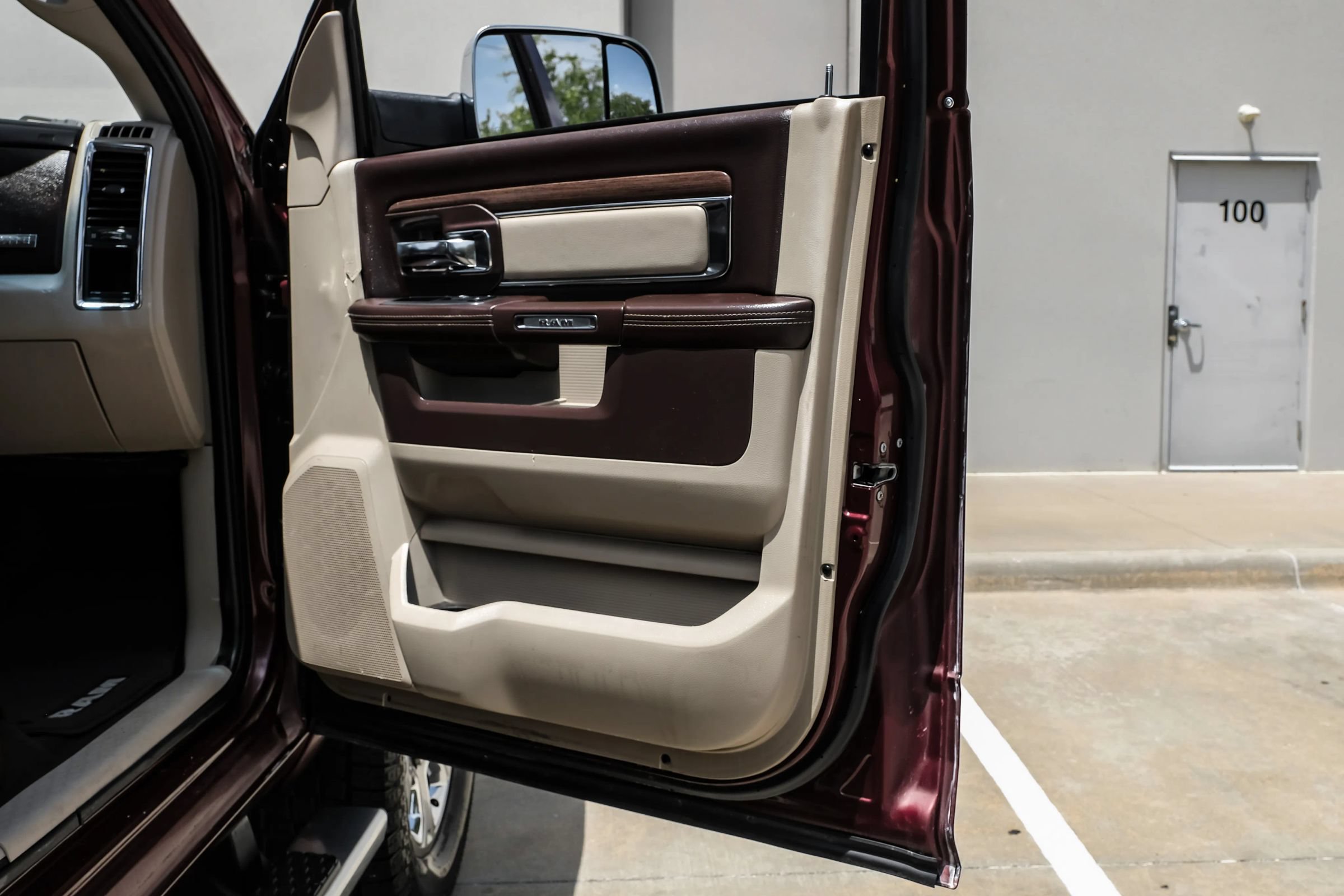 Used 2018 RAM 2500 Laramie w/ Convenience Group AWD/4WD image 40