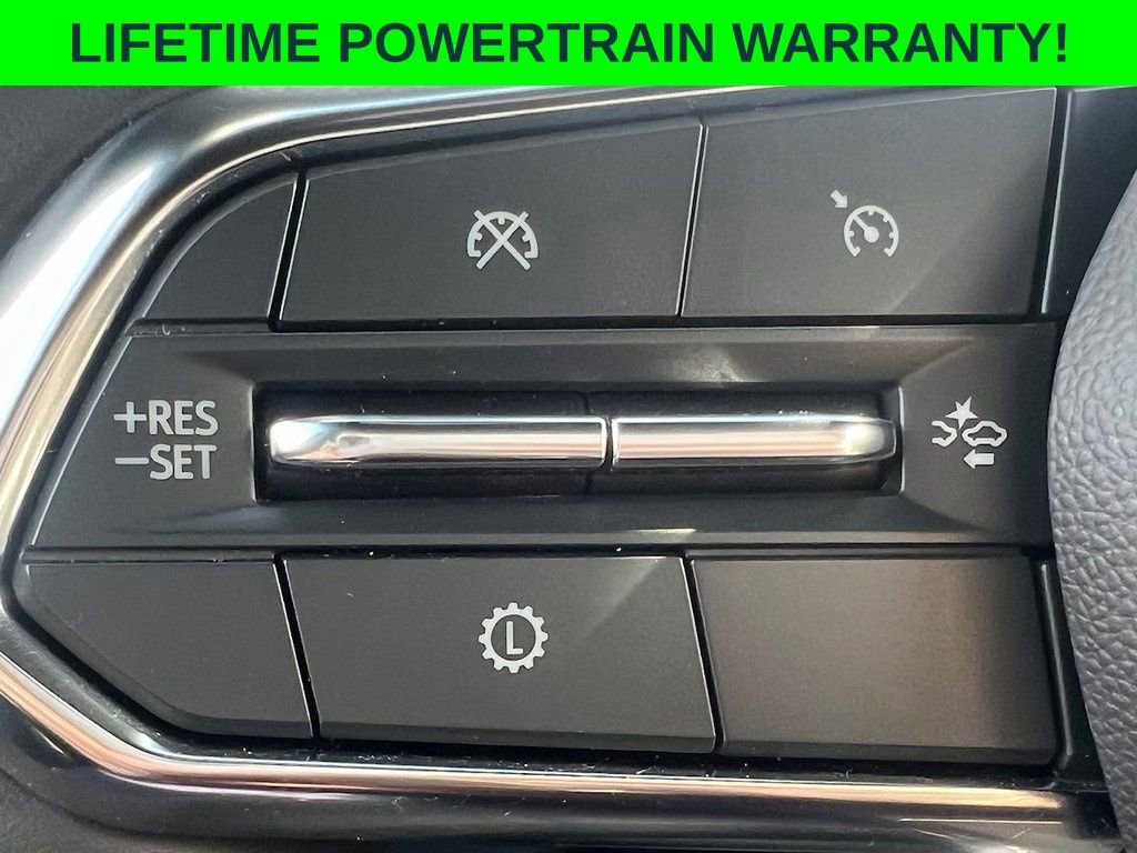 Used 2025 Chevrolet Suburban Z71 image 3