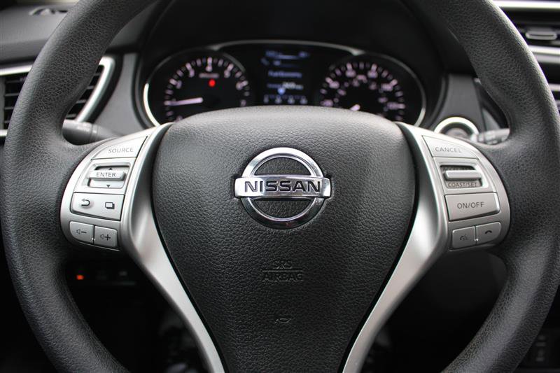 Used 2015 Nissan Rogue SV w/ SV Premium Package image 14