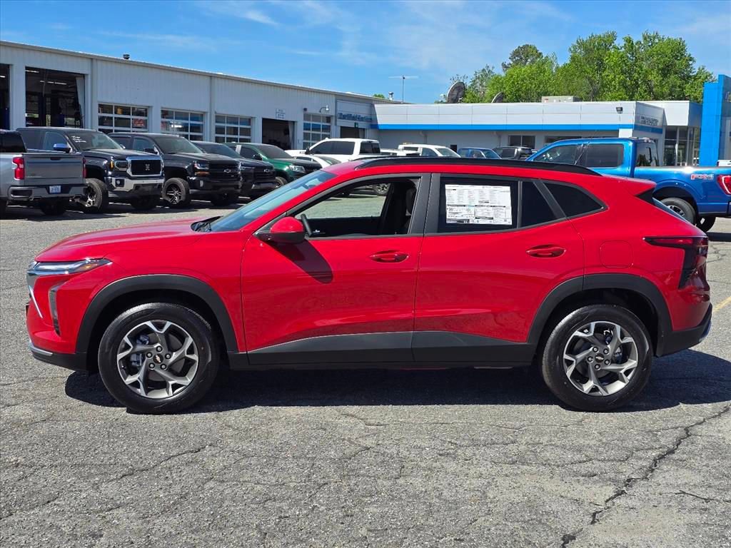 New 2026 Chevrolet Trax LT w/ Sunroof Package FWD image 18