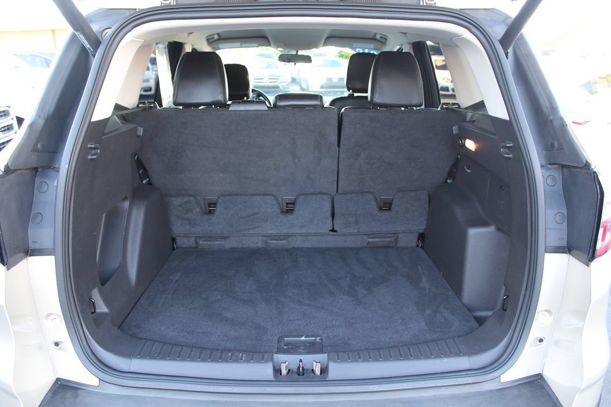 Used 2018 Ford Escape SEL FWD image 30