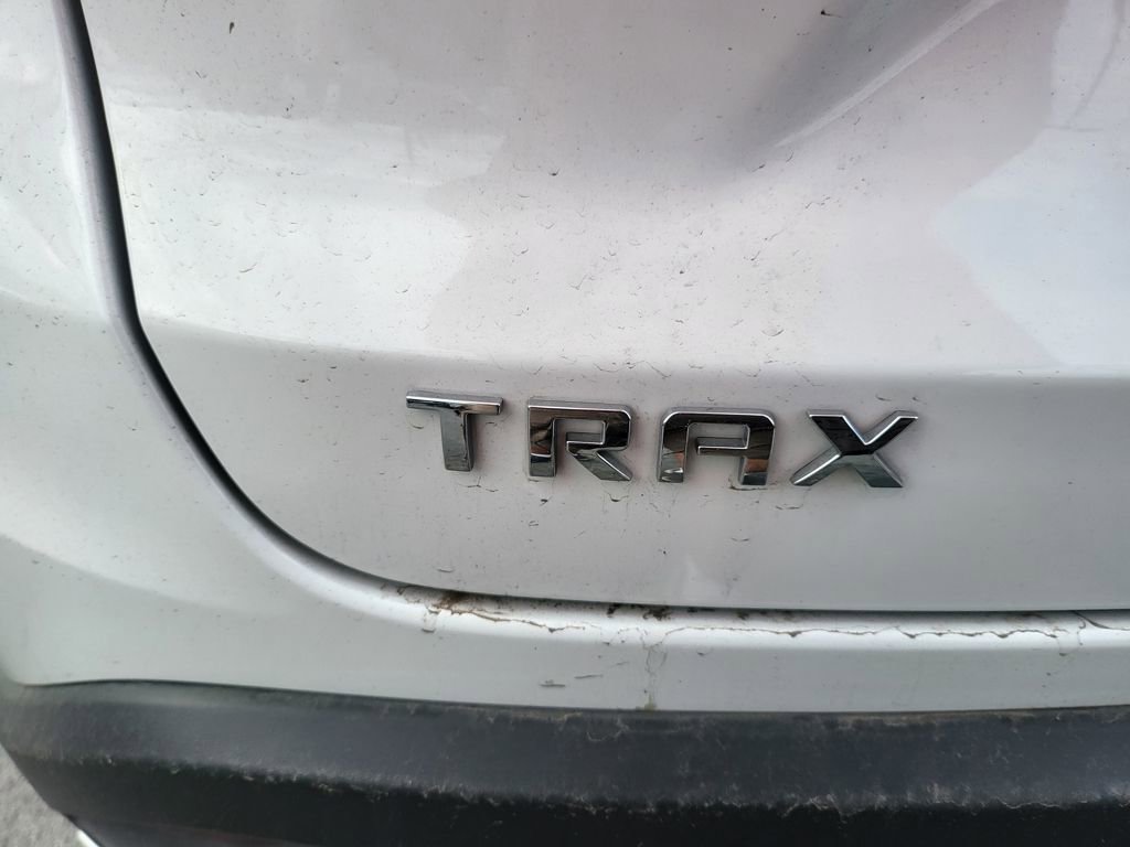 Used 2025 Chevrolet Trax LT w/ LT Convenience Package image 10