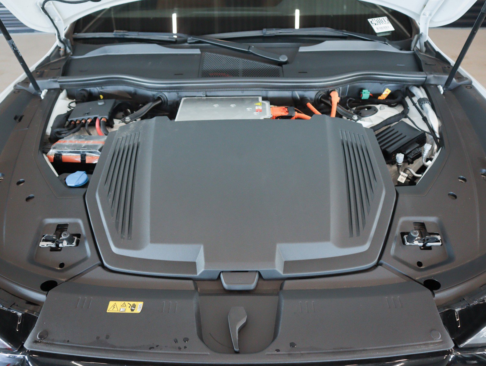 Used 2024 Audi Q8 e-tron Premium Plus image 4