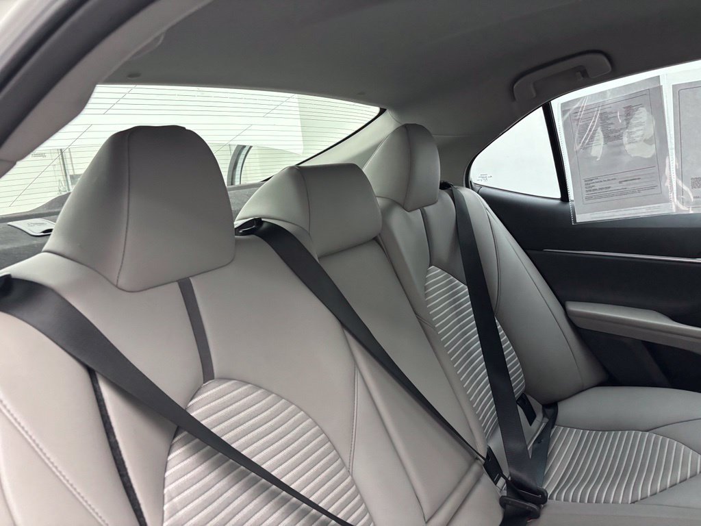 Used 2024 Toyota Camry SE AWD/4WD image 40