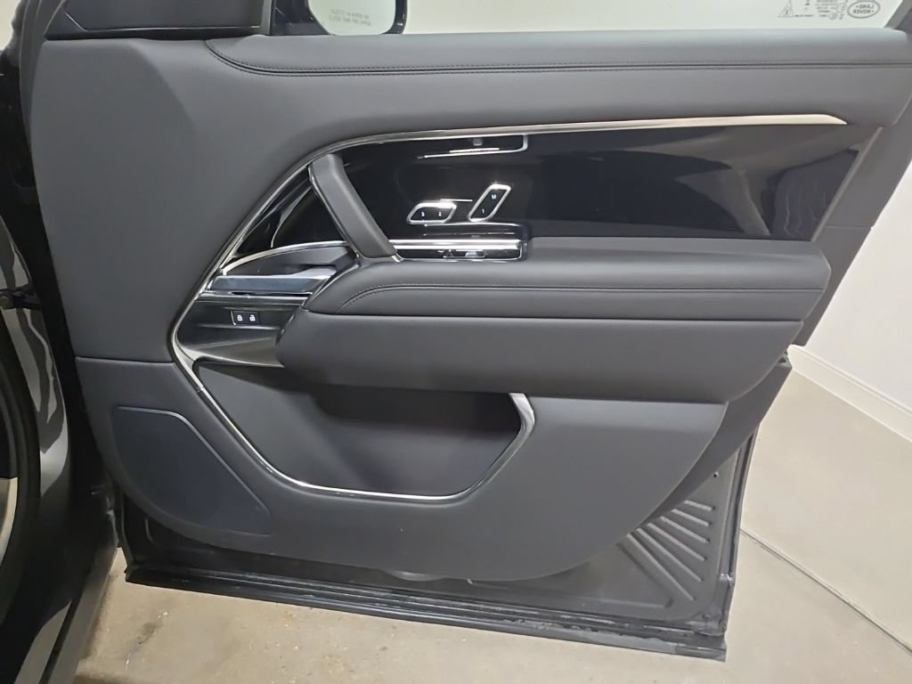 Used 2024 Land Rover Range Rover SE AWD/4WD image 25