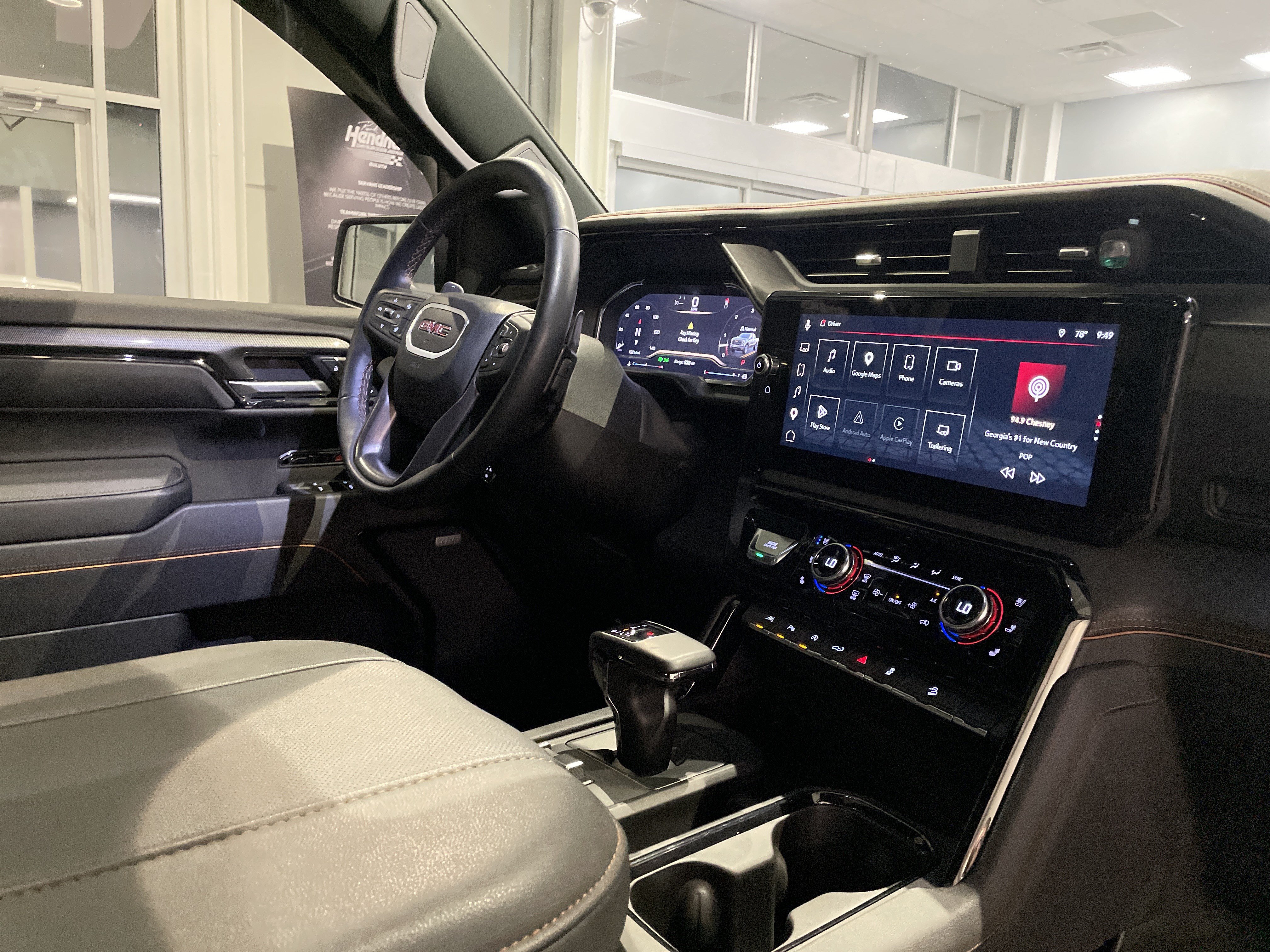 Used 2025 GMC Sierra 1500 AT4 w/ AT4 Premium Package AWD/4WD image 37