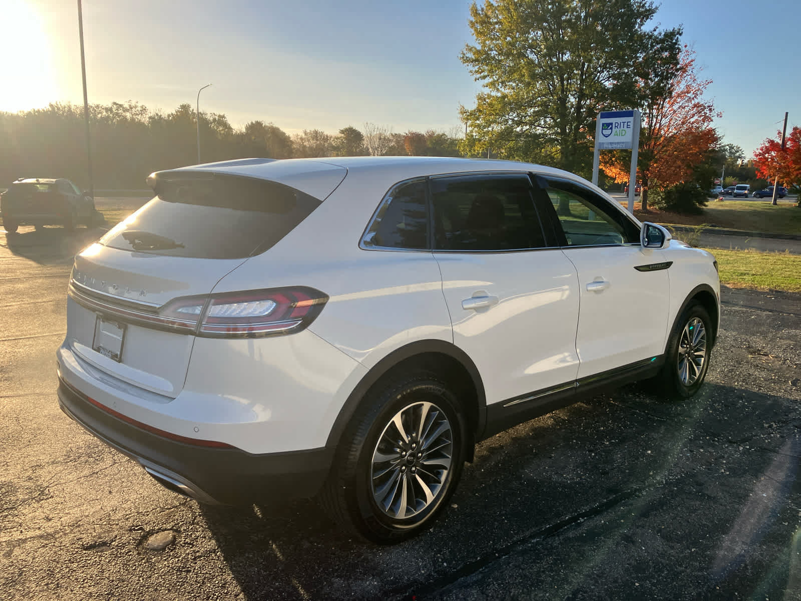 Used 2022 Lincoln Nautilus AWD w/ Premium Package image 4