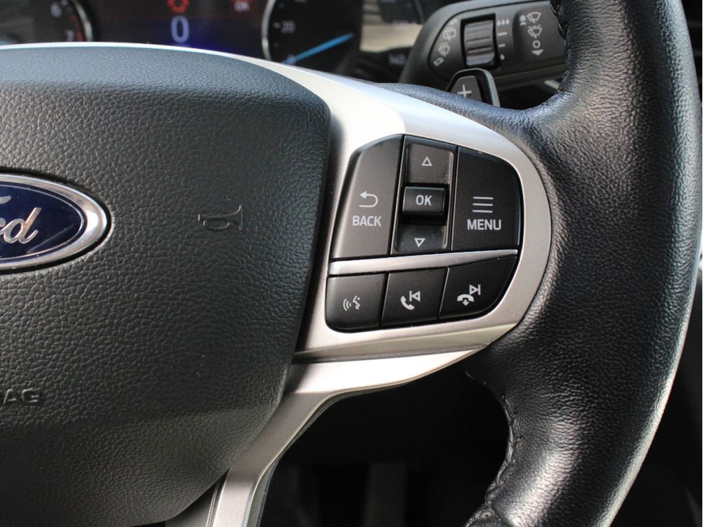 Used 2021 Ford Explorer XLT w/ Equipment Group 202A AWD/4WD image 17