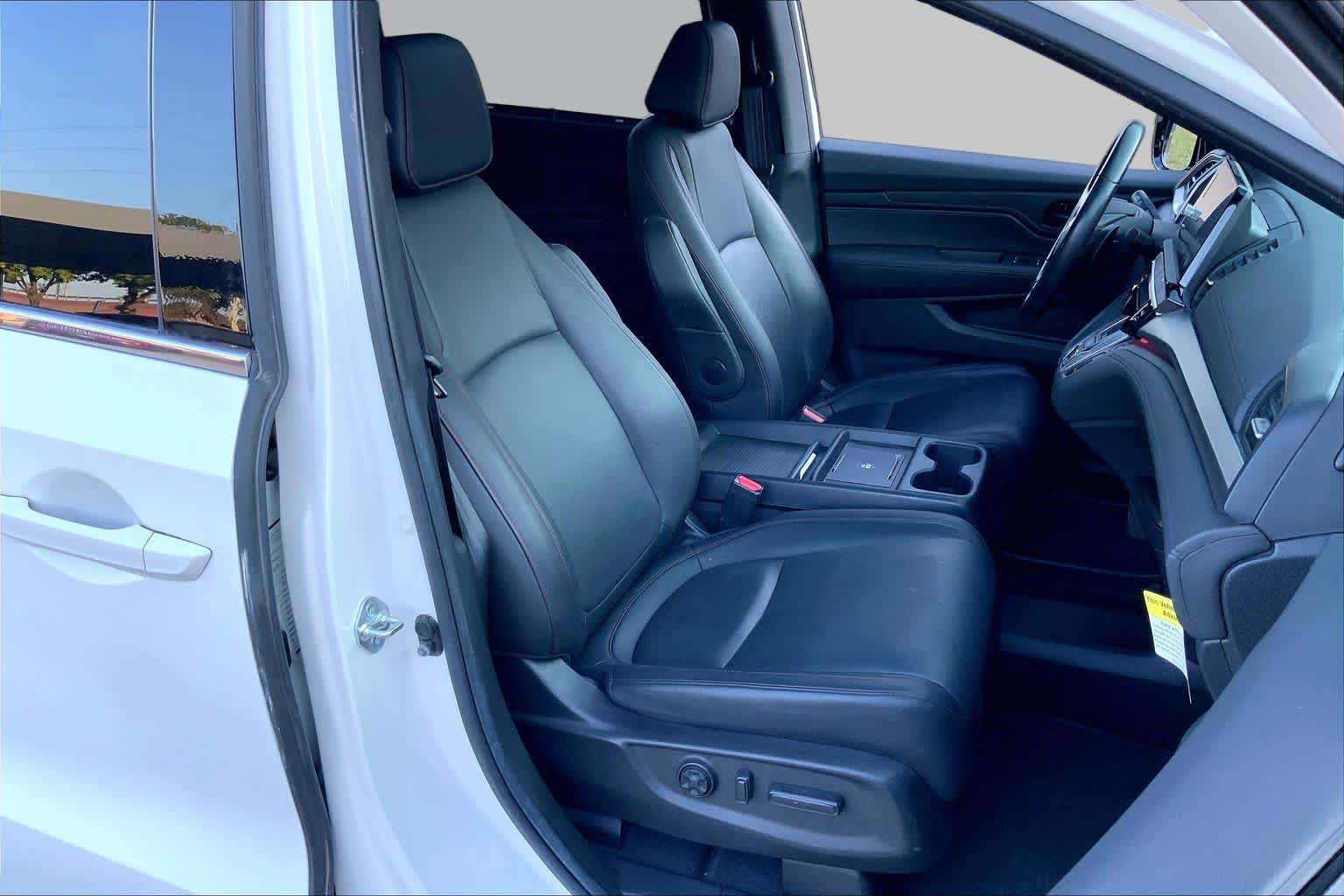 Used 2025 Honda Odyssey Sport-L image 9