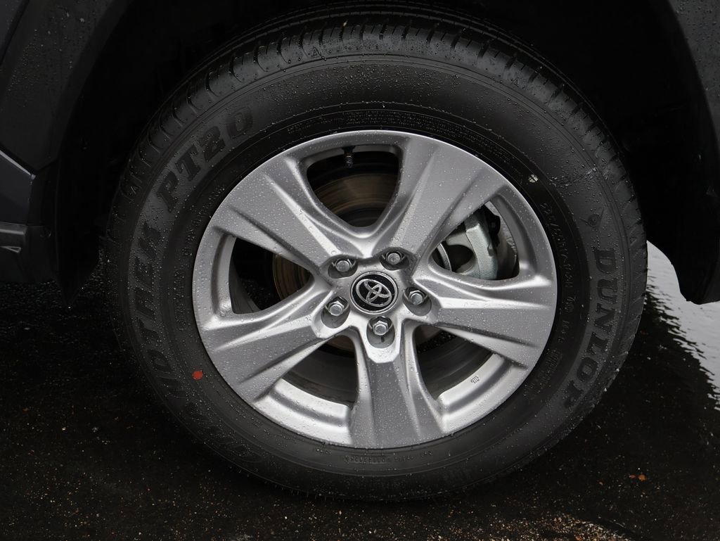 Used 2025 Toyota RAV4 XLE image 45