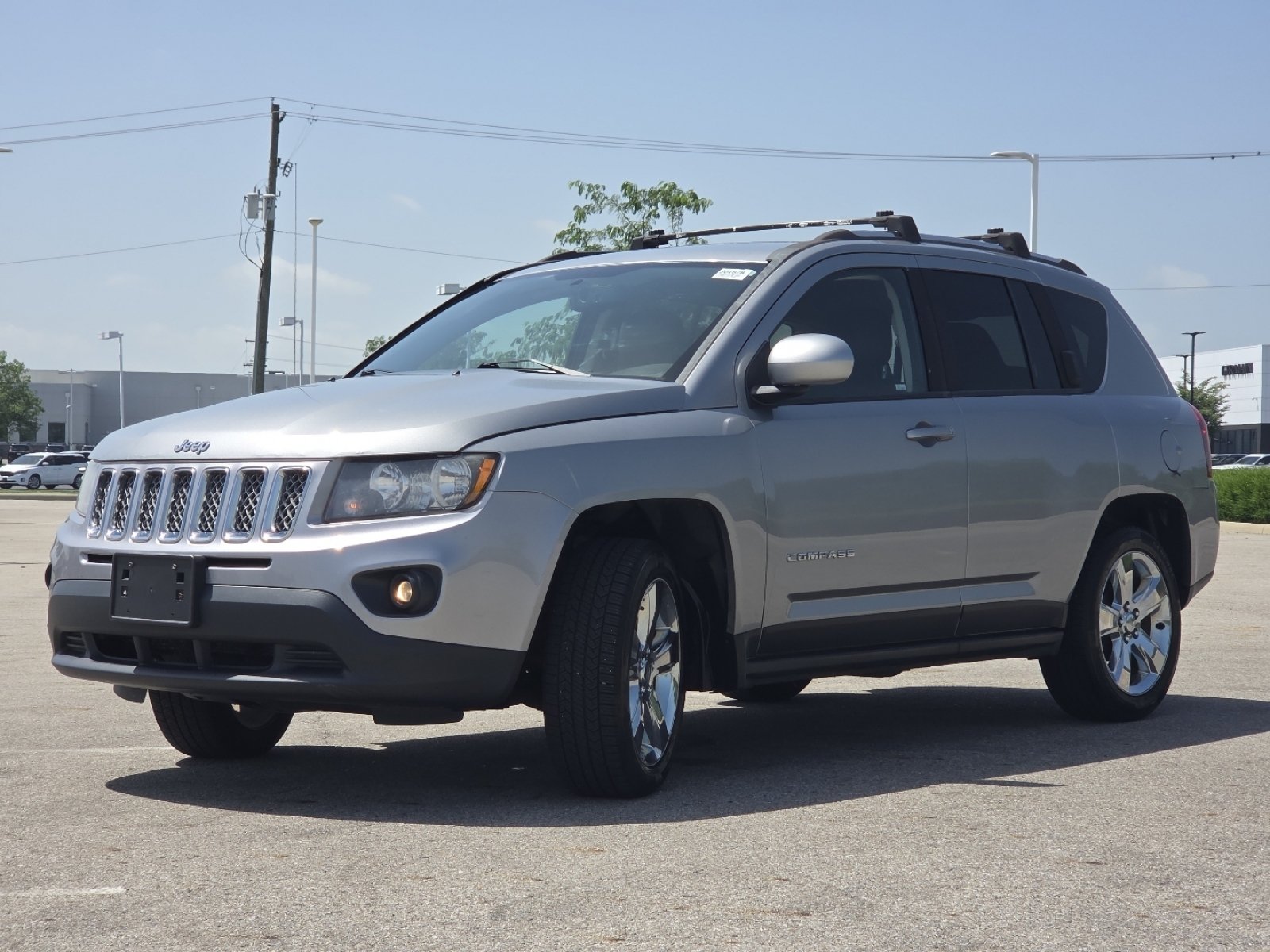 Used 2015 Jeep Compass Latitude FWD image 11