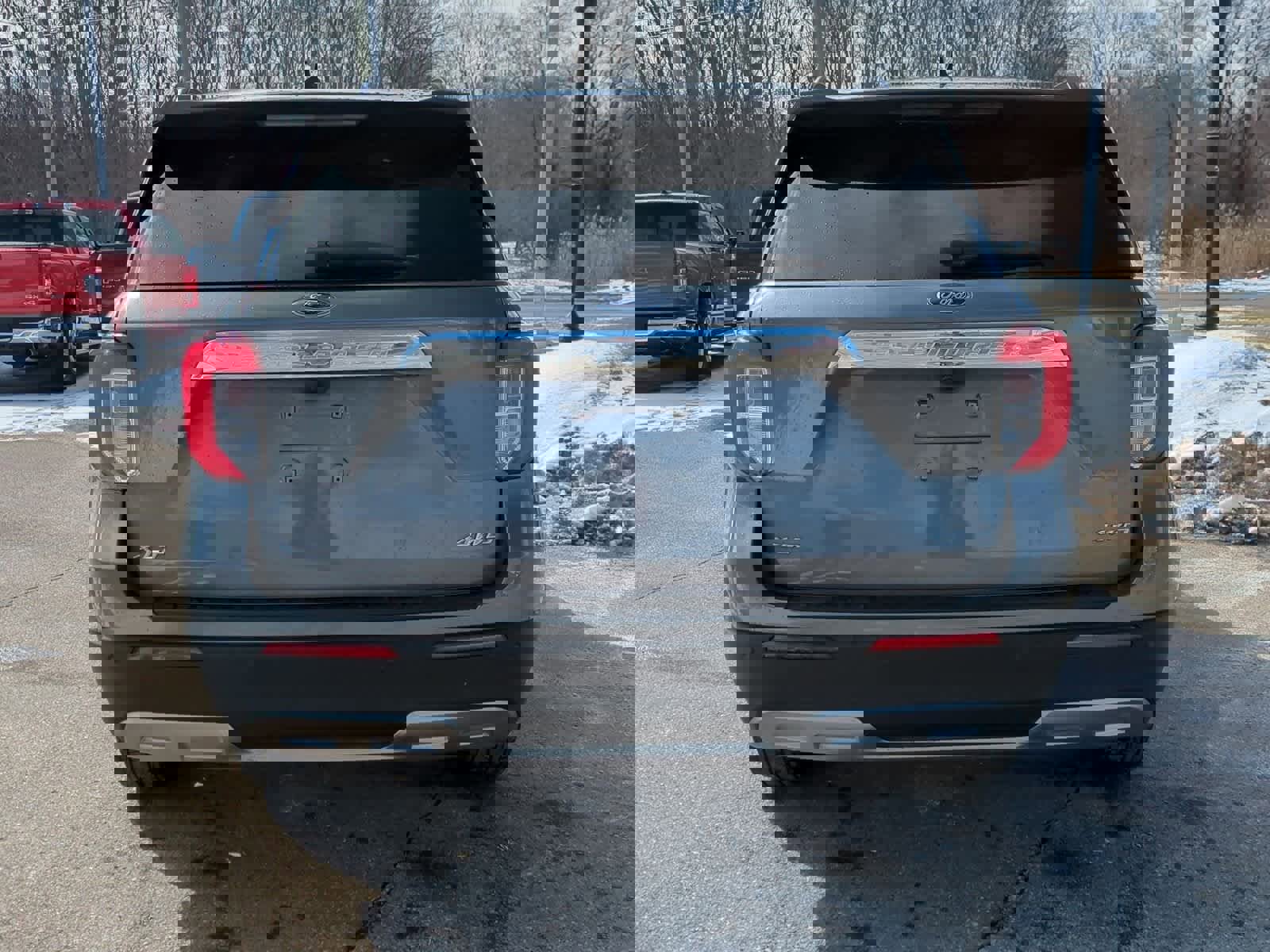 Used 2023 Ford Explorer XLT w/ Equipment Group 202A image 7