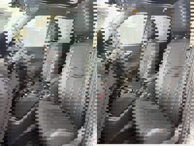 Used 2020 Nissan Rogue SL w/ Premium Package image 12