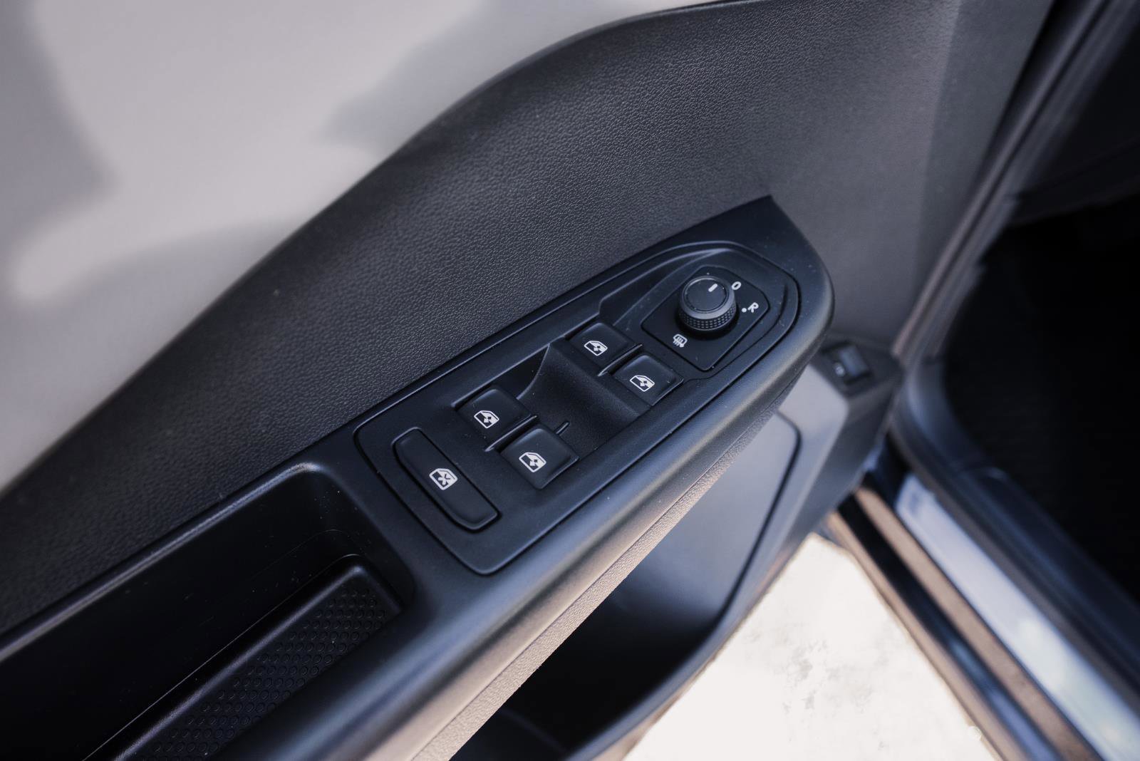 Used 2022 Volkswagen Taos SEL w/ Panoramic Sunroof Package image 13