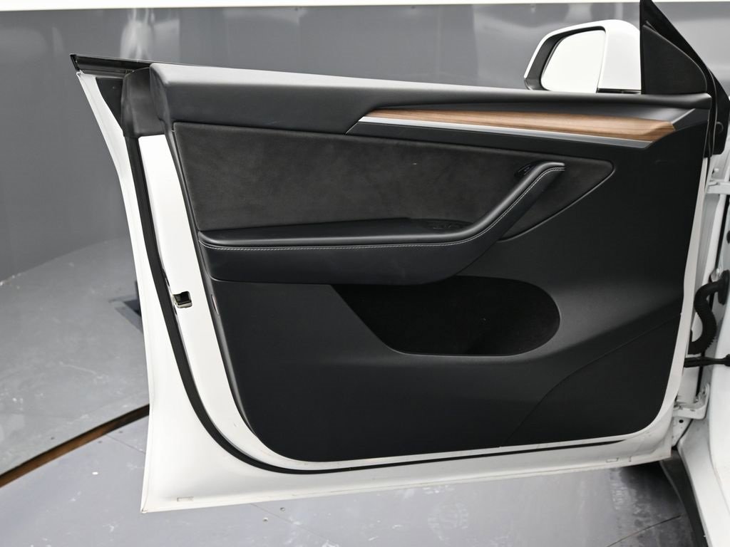 Used 2023 Tesla Model Y Long Range image 43