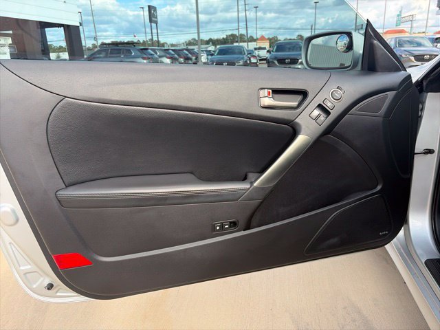 Used 2014 Hyundai Genesis 3.8 RWD image 11