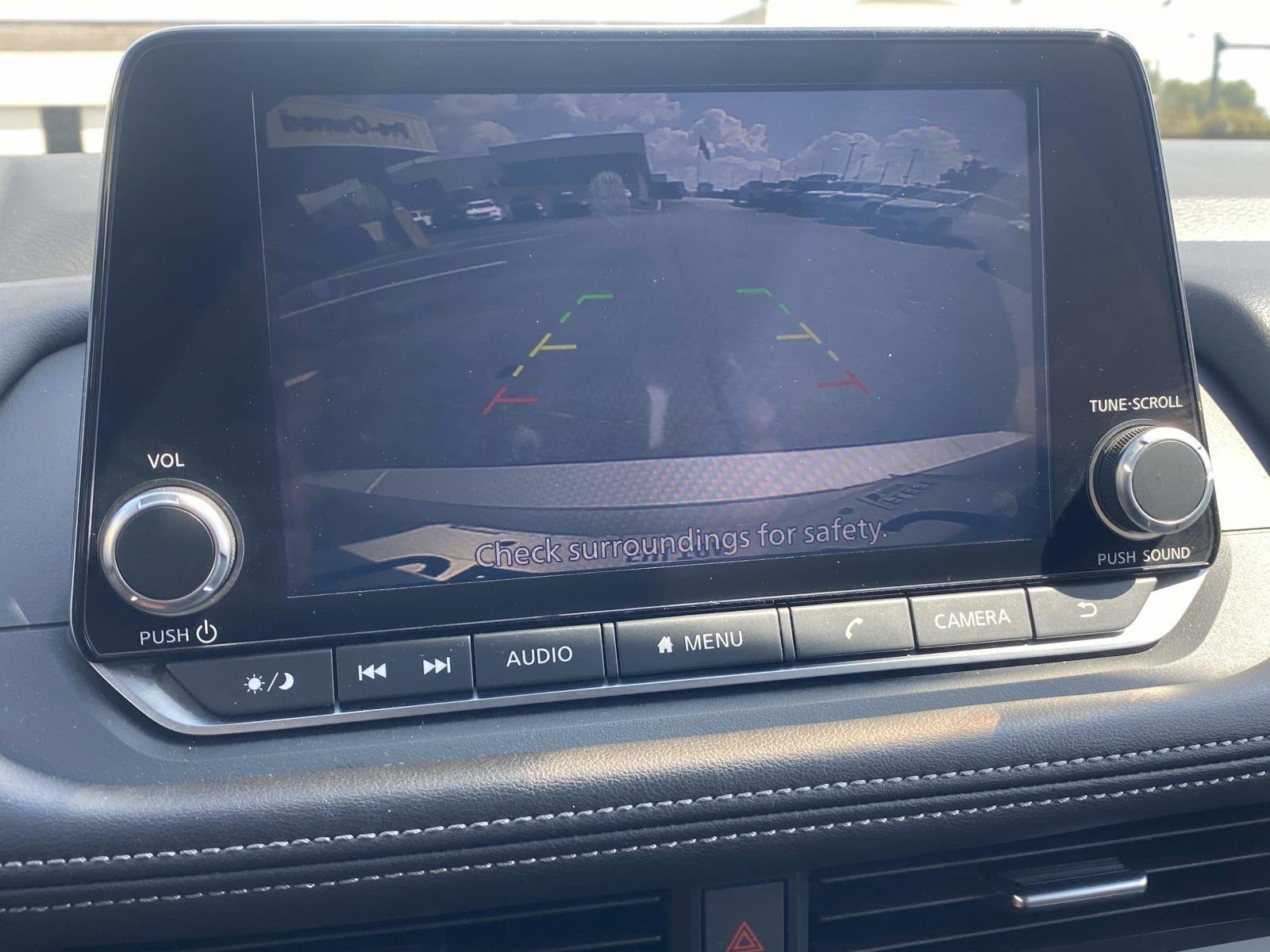 Used 2025 Nissan Rogue SV FWD image 29