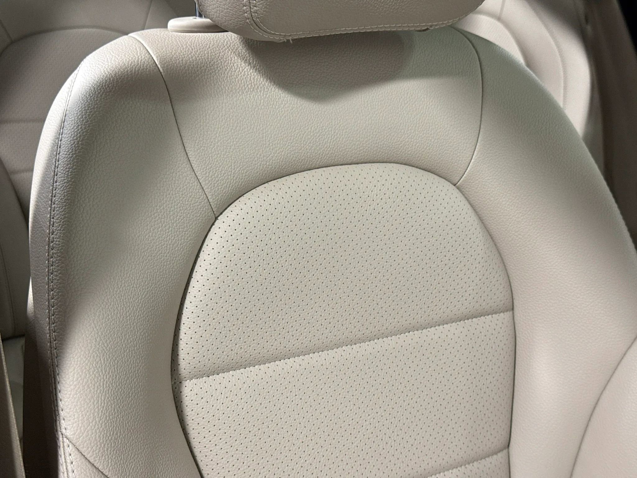 Used 2019 Mercedes-Benz GLC 300 4MATIC w/ Premium Package image 51