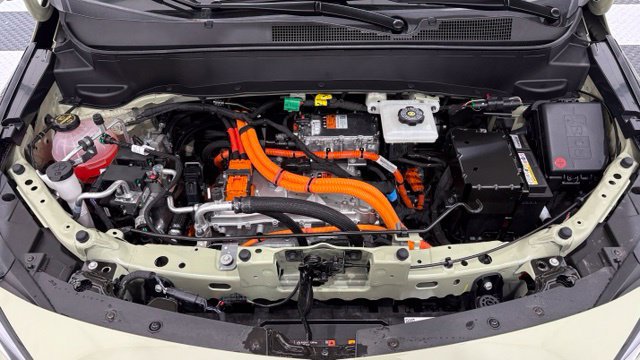 New 2027 Chevrolet Bolt LT w/ Comfort Package FWD image 7