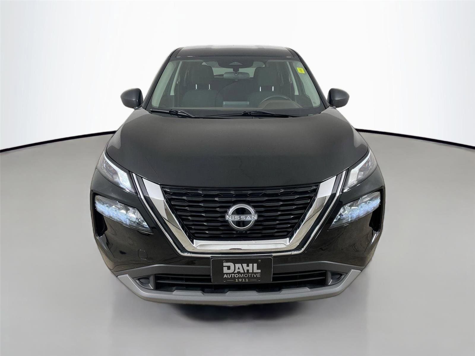 Used 2023 Nissan Rogue S image 3