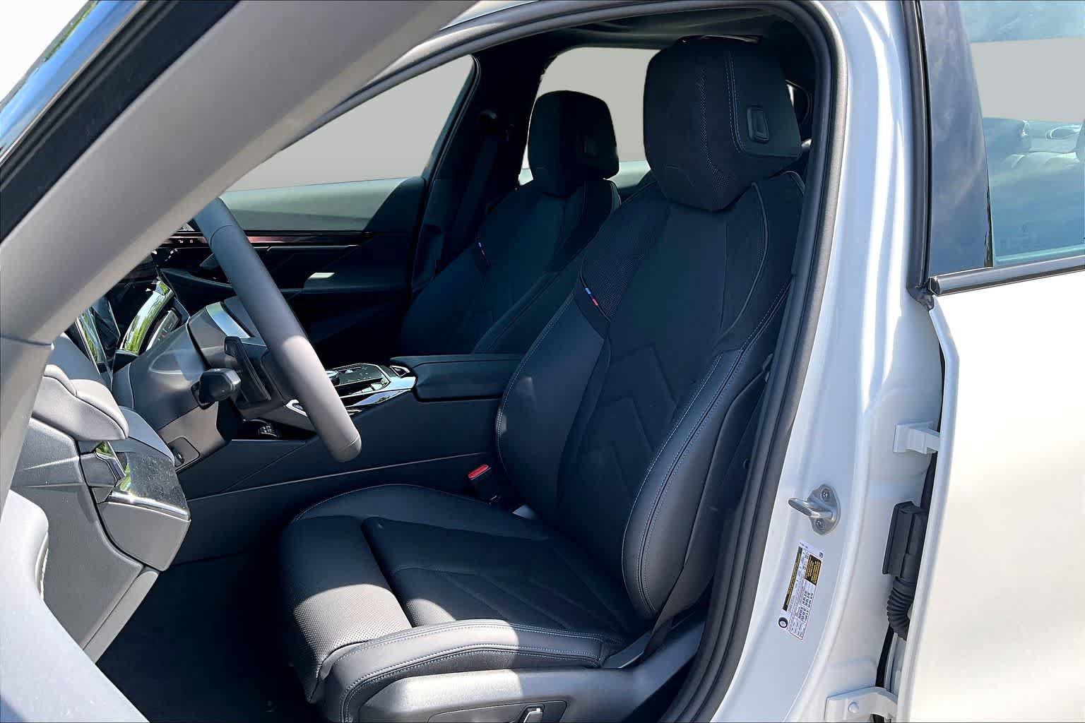 New 2026 BMW 530i w/ M Sport Package RWD image 7