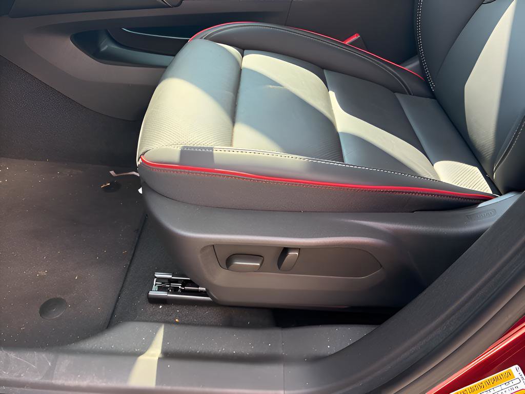 Used 2023 Buick Envision Essence w/ Technology Package I image 17