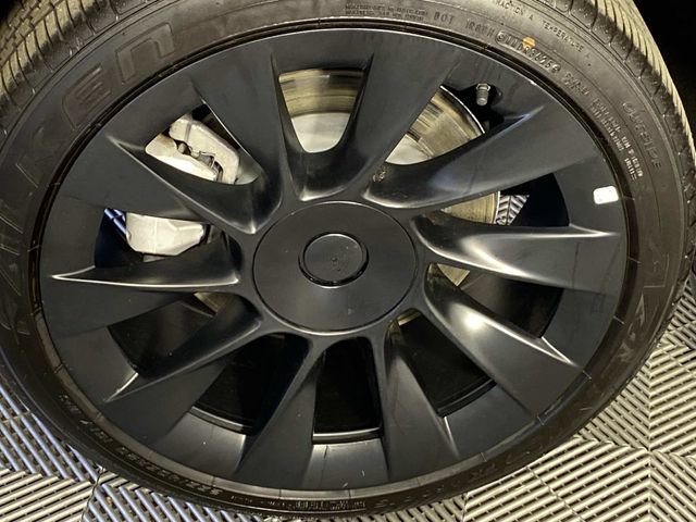 Used 2023 Tesla Model Y Long Range AWD/4WD image 31