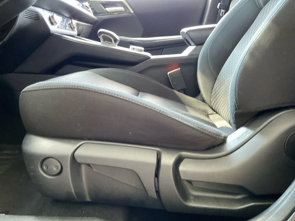 Used 2022 Mitsubishi Outlander ES AWD/4WD image 32